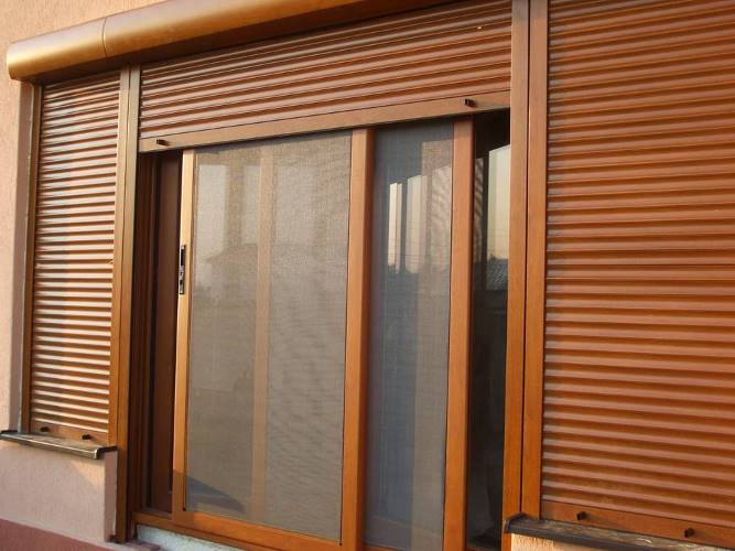 RULOU JVS cu plasa culisanta pentru usi terase